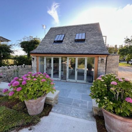 Villa Idyllic Secluded Hideaway With Countryside Views On The Edge Of The Cotswolds Hailey Exterior foto