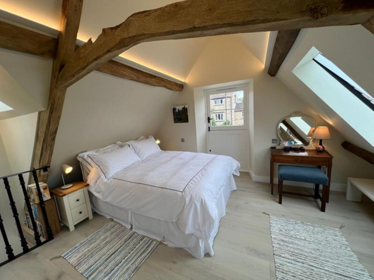 Villa Idyllic Secluded Hideaway With Countryside Views On The Edge Of The Cotswolds Hailey Exterior foto