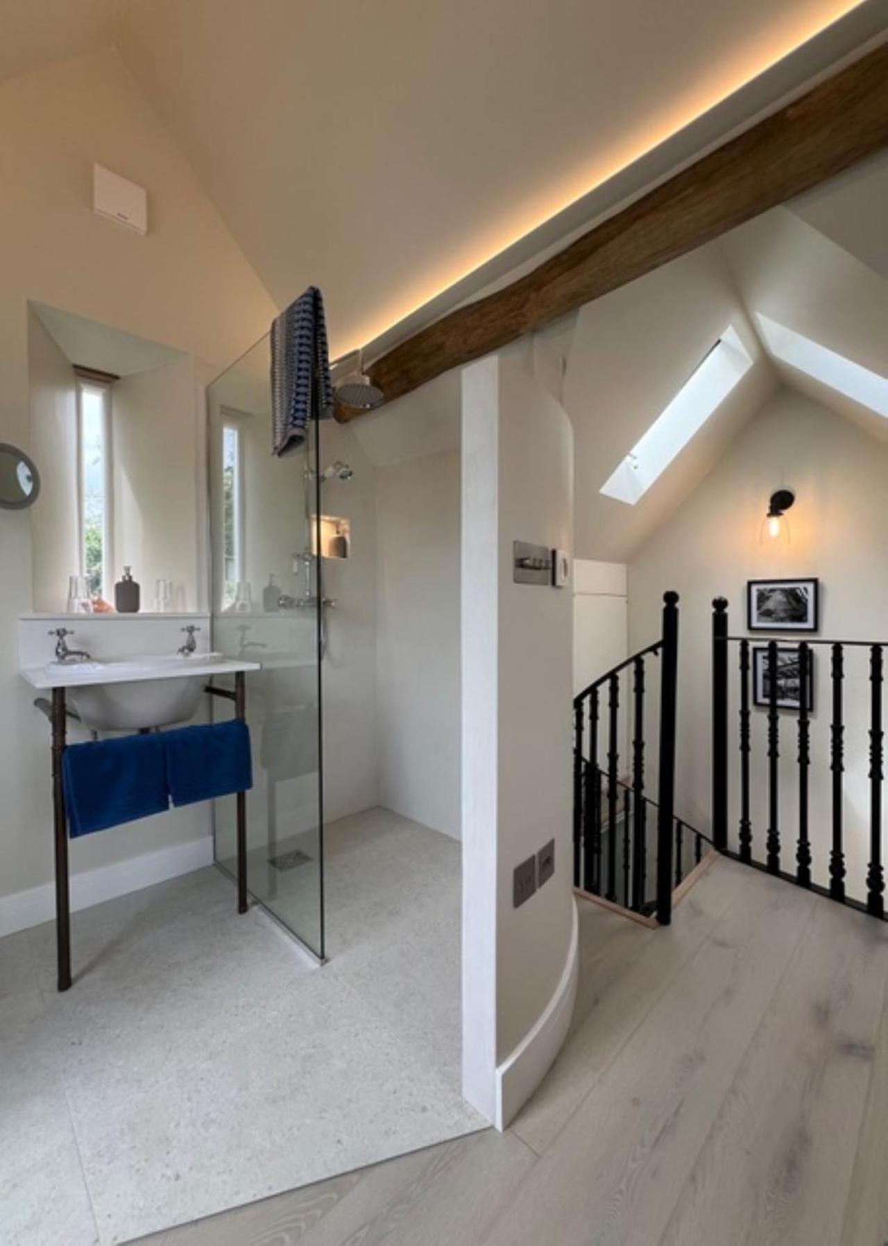 Villa Idyllic Secluded Hideaway With Countryside Views On The Edge Of The Cotswolds Hailey Exterior foto