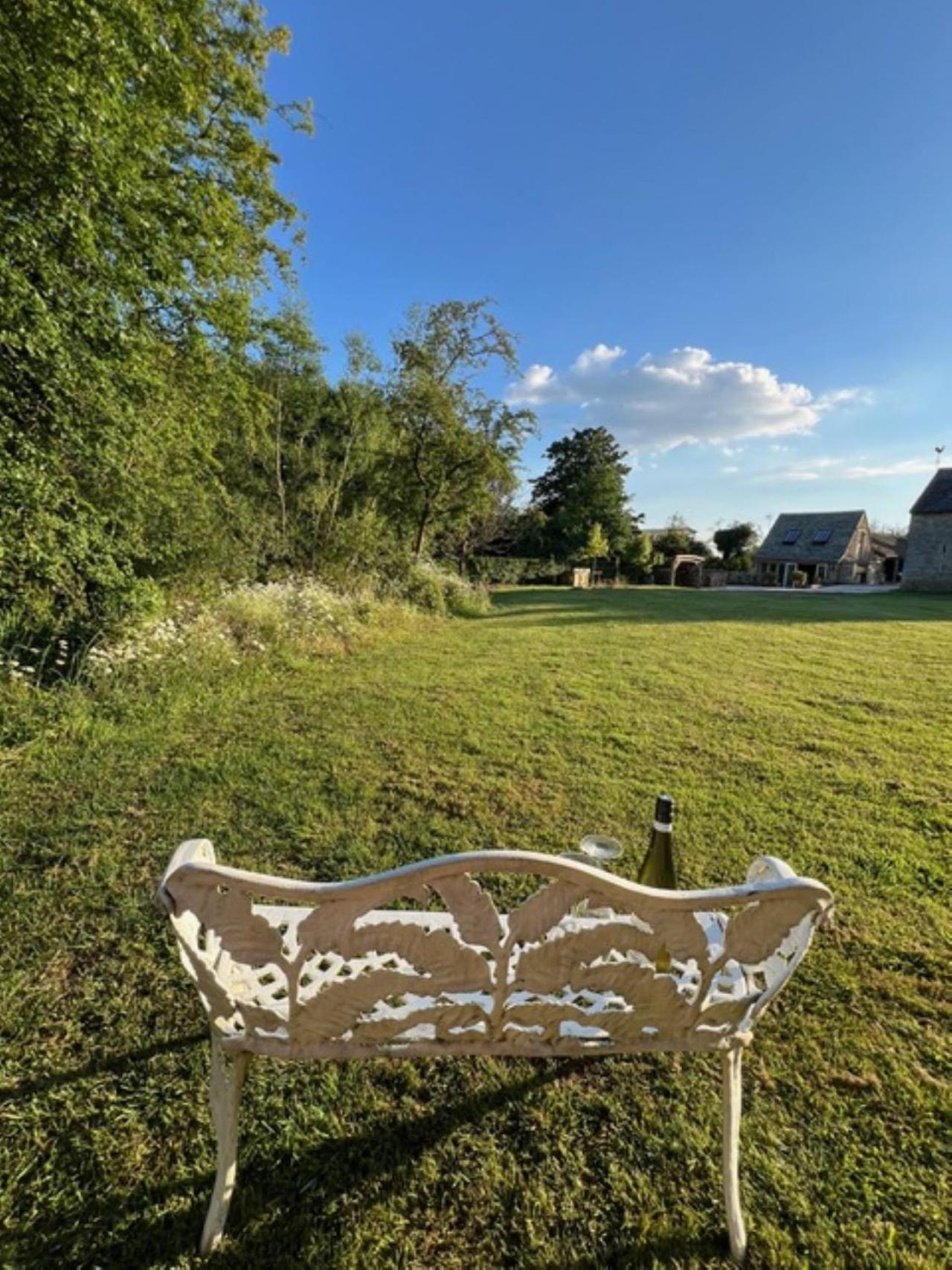 Villa Idyllic Secluded Hideaway With Countryside Views On The Edge Of The Cotswolds Hailey Exterior foto