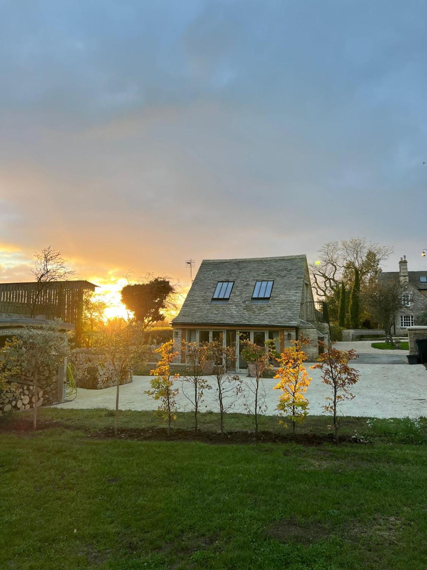 Villa Idyllic Secluded Hideaway With Countryside Views On The Edge Of The Cotswolds Hailey Exterior foto